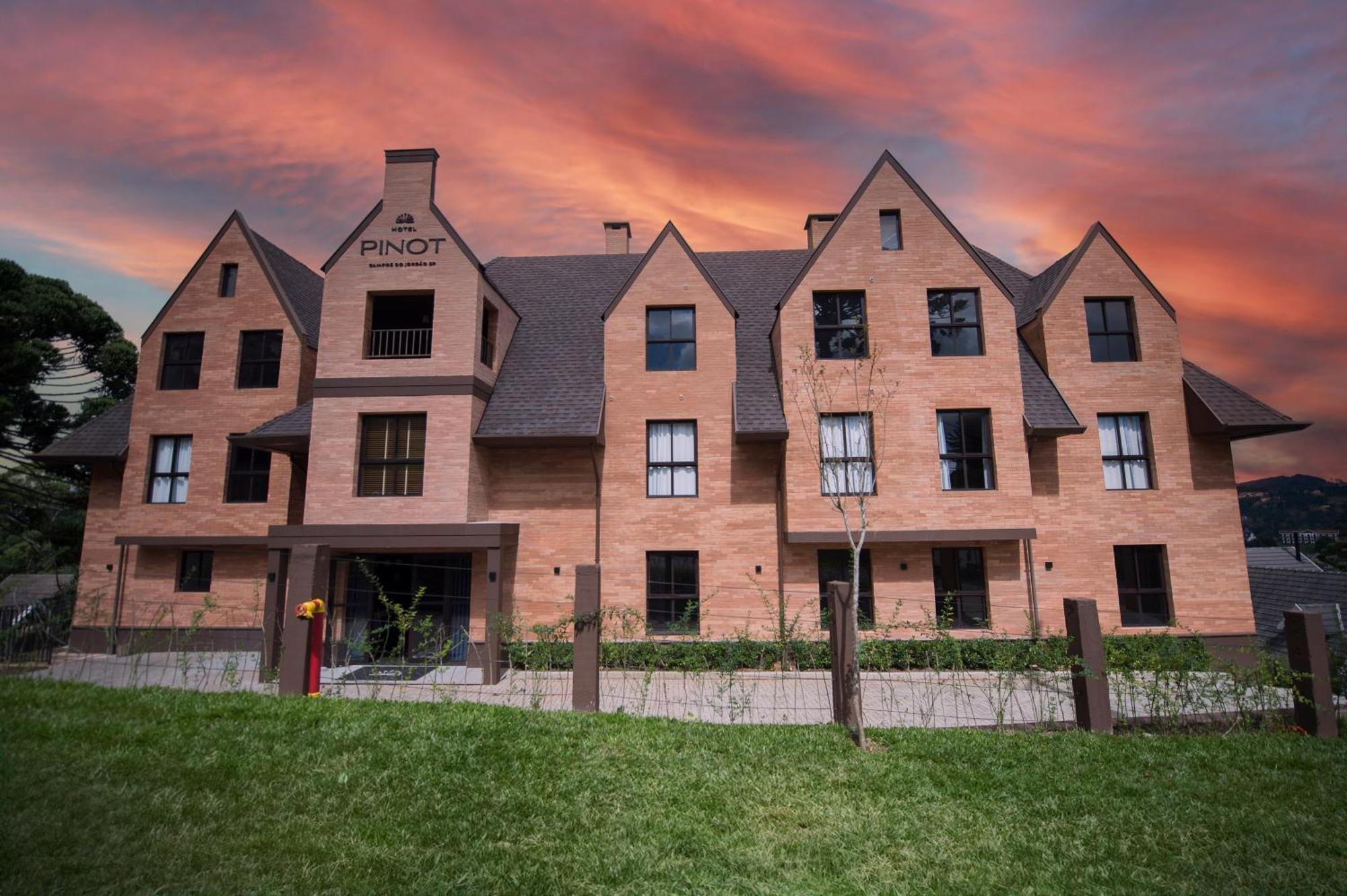 Pinot Hotel Campos do Jordao Exterior photo